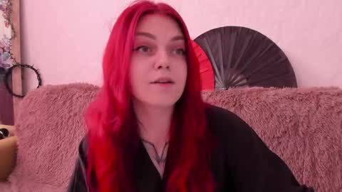 Snapshot of _caroline_coy chatting on June 4, 10:10 am Caroline online show from June 4, 10:10 am