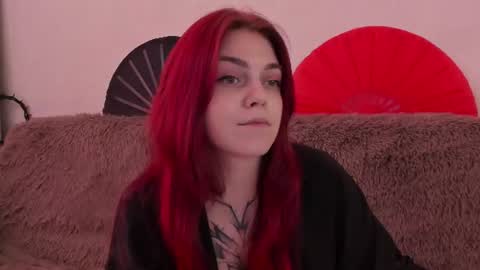 Snapshot of _caroline_coy chatting on July 3, 11:49 am Caroline online show from July 3, 11:49 am