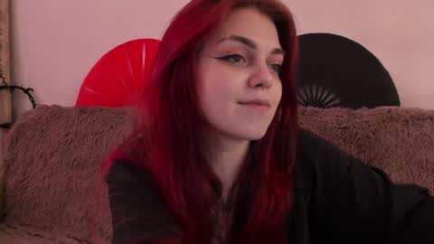 Snapshot of _caroline_coy chatting on July 5, 10:55 am Caroline online show from July 5, 10:55 am