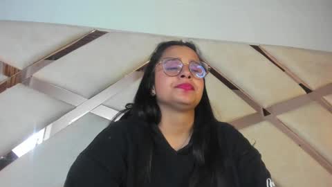 Caroline Sweet online show from January 23, 9:29 am