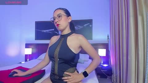 Snapshot of _cataleya_rose chatting on December 17, 1:33 am Cataleya online show from December 17, 1:33 am