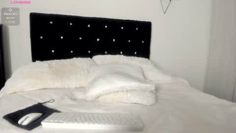 Snapshot of _cereza_ chatting on June 16, 10:12 pm Bella online show from June 16, 10:12 pm