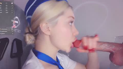 Snapshot of _chatur_babe chatting on December 7, 4:25 pm Angelina online show from December 7, 4:25 pm