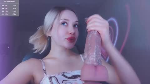 Snapshot of _chatur_babe chatting on November 22, 4:39 pm Angelina online show from November 22, 4:39 pm