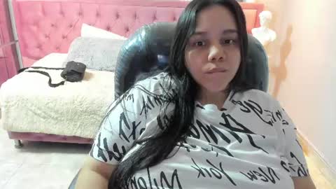 Snapshot of _chelsea_24 chatting on June 19, 3:22 am _chelsea_24 online show from June 19, 3:22 am