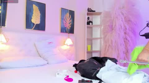 Snapshot of _cinnamon_star chatting on September 27, 12:32 pm _cinnamon_star online show from September 27, 12:32 pm