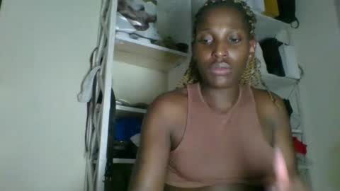 clara online show from April 24, 9:12 am