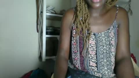 Snapshot of _clara01 chatting on May 3, 10:54 am clara online show from May 3, 10:54 am