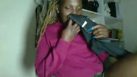 Snapshot of _clara01 chatting on May 12, 6:43 am clara online show from May 12, 6:43 am