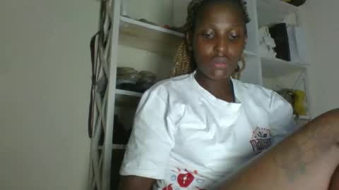 Snapshot of _clara01 chatting on May 16, 7:49 am clara online show from May 16, 7:49 am