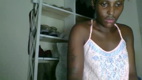 Snapshot of _clara01 chatting on May 25, 7:14 am clara online show from May 25, 7:14 am