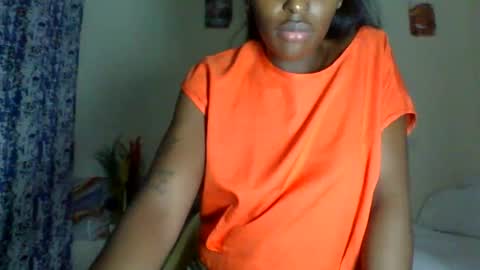 Snapshot of _clara01 chatting on May 31, 6:09 pm clara online show from May 31, 6:09 pm