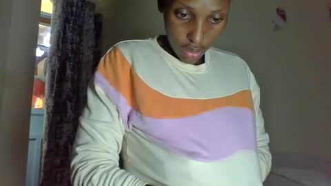 Snapshot of _clara01 chatting on June 5, 6:31 am clara online show from June 5, 6:31 am