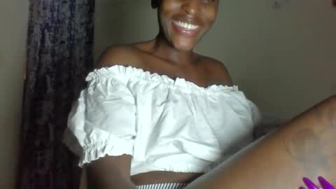 Snapshot of _clara01 chatting on June 11, 5:49 am clara online show from June 11, 5:49 am