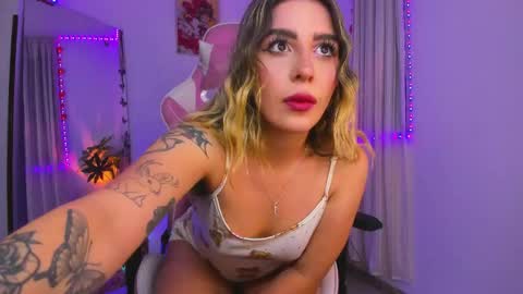 Snapshot of _cloe_1 chatting on May 8, 3:12 am Chloe online show from May 8, 3:12 am