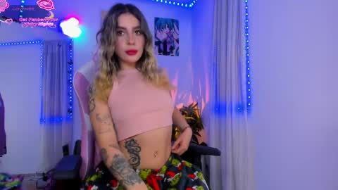 Snapshot of _cloe_1 chatting on June 9, 4:02 am Chloe online show from June 9, 4:02 am