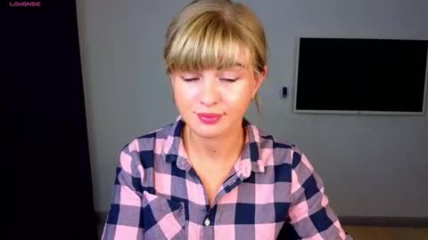 D online show from October 8, 5:54 pm