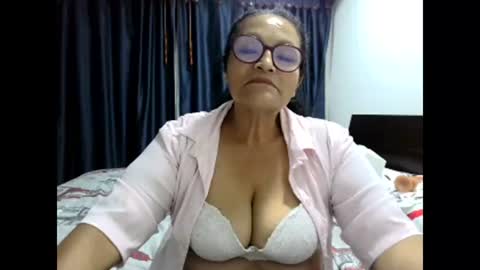 Snapshot of _cristal15 chatting on November 11, 3:50 am _cristal15 online show from November 11, 3:50 am