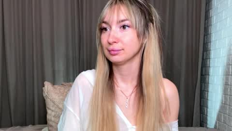 _crystal_moon_1 online show from November 6, 7:48 pm