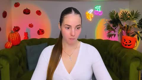 Erika online show from November 7, 1:55 pm