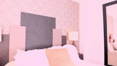     online show from January 18, 8:09 pm