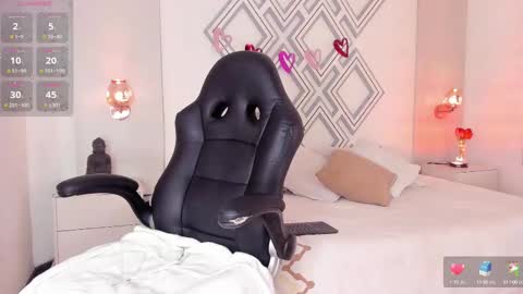     online show from February 12, 7:56 pm