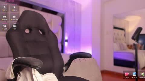     online show from October 3, 8:28 pm