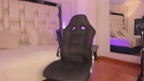     online show from October 29, 7:59 pm