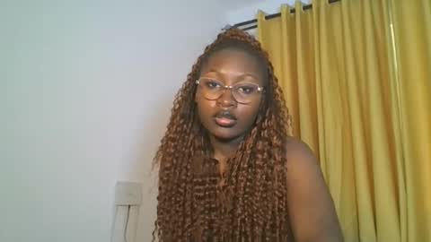 Snapshot of _cutestephanie chatting on October 31, 11:33 am STEPH online show from October 31, 11:33 am