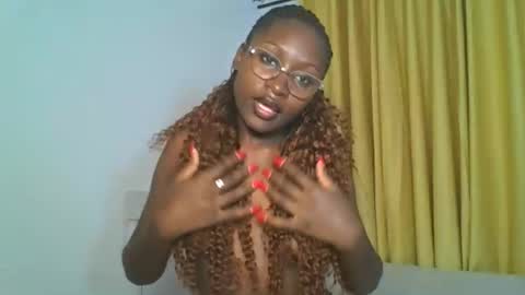 Snapshot of _cutestephanie chatting on November 6, 12:55 am STEPH online show from November 6, 12:55 am