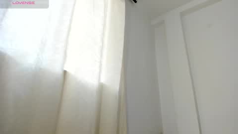 Snapshot of _danik0 chatting on December 14, 3:06 pm danik online show from December 14, 3:06 pm