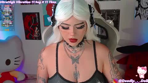 Snapshot of _deadly_doll chatting on December 13, 11:39 pm online show from December 13, 11:39 pm