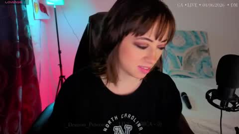 Snapshot of _denisse_peterson_ chatting on June 4, 10:49 pm DENISE online show from June 4, 10:49 pm