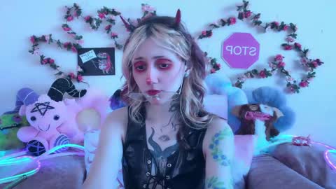 Snapshot of _devilbaby chatting on May 19, 1:56 am Kate online show from May 19, 1:56 am
