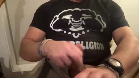 Snapshot of _direwolf_ chatting on December 8, 12:07 am _direwolf_ online show from December 8, 12:07 am