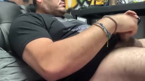 Snapshot of _direwolf_ chatting on December 8, 8:36 pm _direwolf_ online show from December 8, 8:36 pm