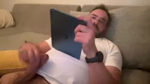 Snapshot of _direwolf_ chatting on April 16, 5:08 am _direwolf_ online show from April 16, 5:08 am