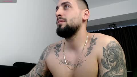 Snapshot of _dylangreen chatting on May 8, 7:57 am Dylan online show from May 8, 7:57 am