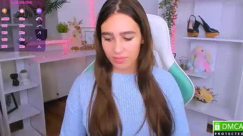 Lizzy  online show from November 7, 9:15 pm