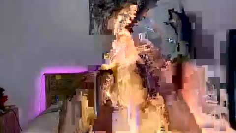 elisa online show from December 16, 12:10 pm