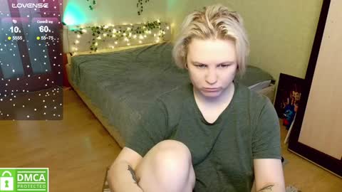 Snapshot of _elven_dreams__ chatting on December 16, 9:03 am chloue and Gretta online show from December 16, 9:03 am