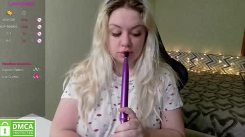 Snapshot of _elven_dreams__ chatting on February 6, 9:00 am chloue and Gretta online show from February 6, 9:00 am