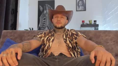 Emilio online show from February 11, 1:52 am