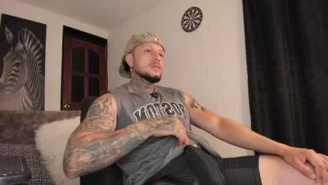 Snapshot of _emilio_escobar chatting on May 26, 9:49 am Emilio online show from May 26, 9:49 am
