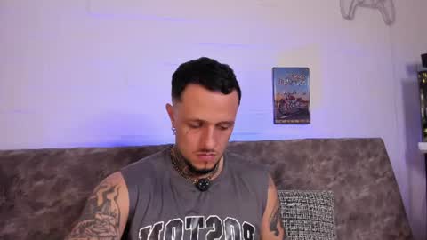 Snapshot of _emilio_escobar chatting on July 26, 4:42 am Emilio online show from July 26, 4:42 am