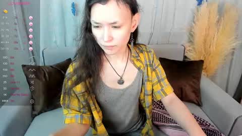 _emily__strike_ online show from December 28, 9:52 am