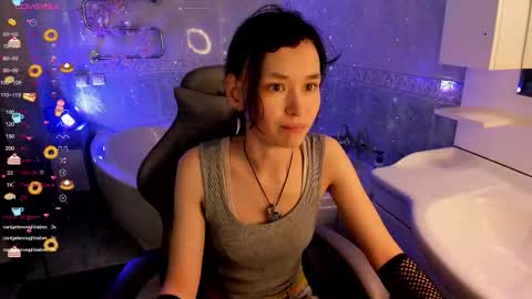 _emily__strike_ online show from October 13, 9:53 am