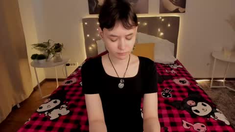 _emily__strike_ online show from April 26, 1:25 am