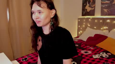 Snapshot of _emily__strike_ chatting on May 13, 2:09 am _emily__strike_ online show from May 13, 2:09 am