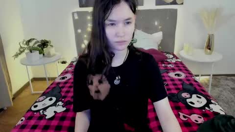 Snapshot of _emily__strike_ chatting on May 25, 1:33 am _emily__strike_ online show from May 25, 1:33 am